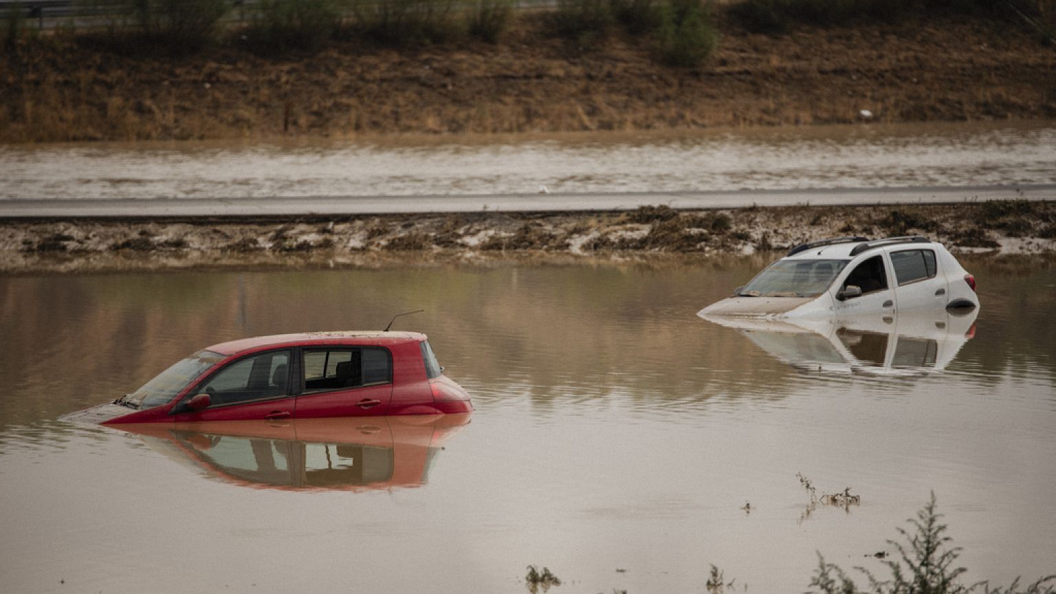 DÉNONCES DE SURVIVANTS ESPAGNOLS À LA LUMIÈRE DES INONDATIONS CRIMINELLES