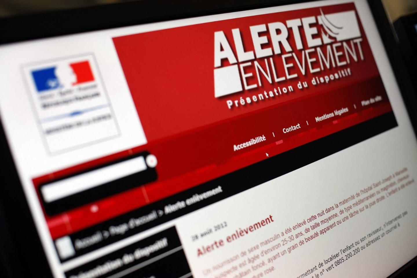 Une enfant enlevée, une alerte levée prématurément… Une enquête confuse et inquiétante